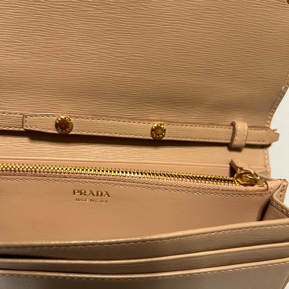PRADA Vitello Move Wallet on Chain - Picture 4 of 6